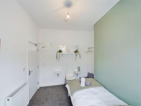 4 bedroom house of multiple occupation to rent - Photo 3