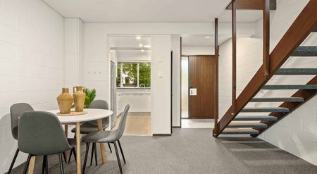 Living by the golf course - Photo 2