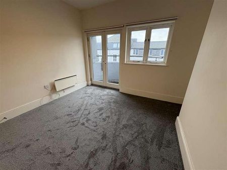 Blenheim Terrace, Scarborough, YO12 - Photo 3