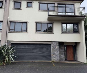 Four-bedroom, 2 Bathroom home. - Photo 1