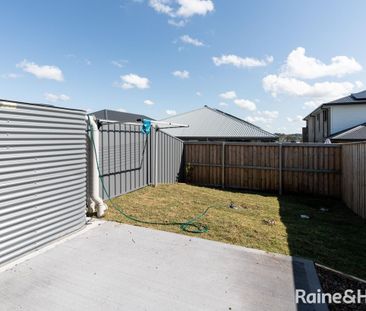 2/40 Malachite Street, Chisholm, NSW 2322 - Photo 4