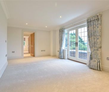 5 bedroom detached house to rent - Photo 2