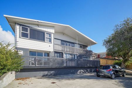 Furnished- 3BR/ Pakuranga Heights-Inc. White Ware - Photo 5