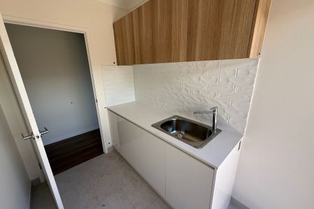 Spacious 4-Bedroom Family Home with Modern Features! - Photo 3