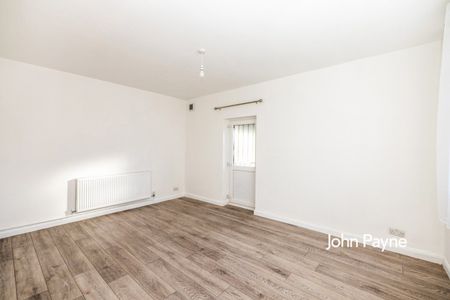 Pound Park Road, London, SE7 - Photo 3