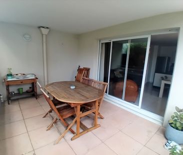 AIX LA DURANNE APPARTEMENT T3 MEUBLE AVEC TERRASSE ET GARAGE, - Photo 3