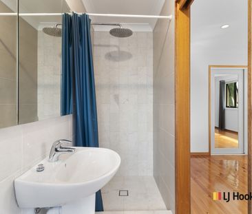 4 Medley Street, Chifley ACT 2606 - House For Rent | Domain - Photo 3