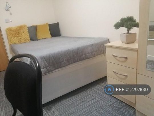 1 bedroom in a house share to rent - Photo 1
