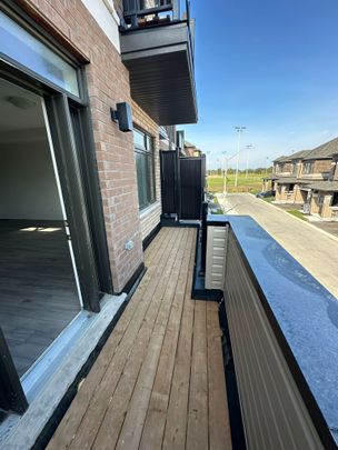 For Lease - 23 Bluebird Lane, Barrie, Ontario - Photo 1