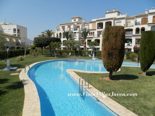 2 Bedroom Apartment with Beautiful Communal Pool- RESERVED - €500 / Month - Photo 1