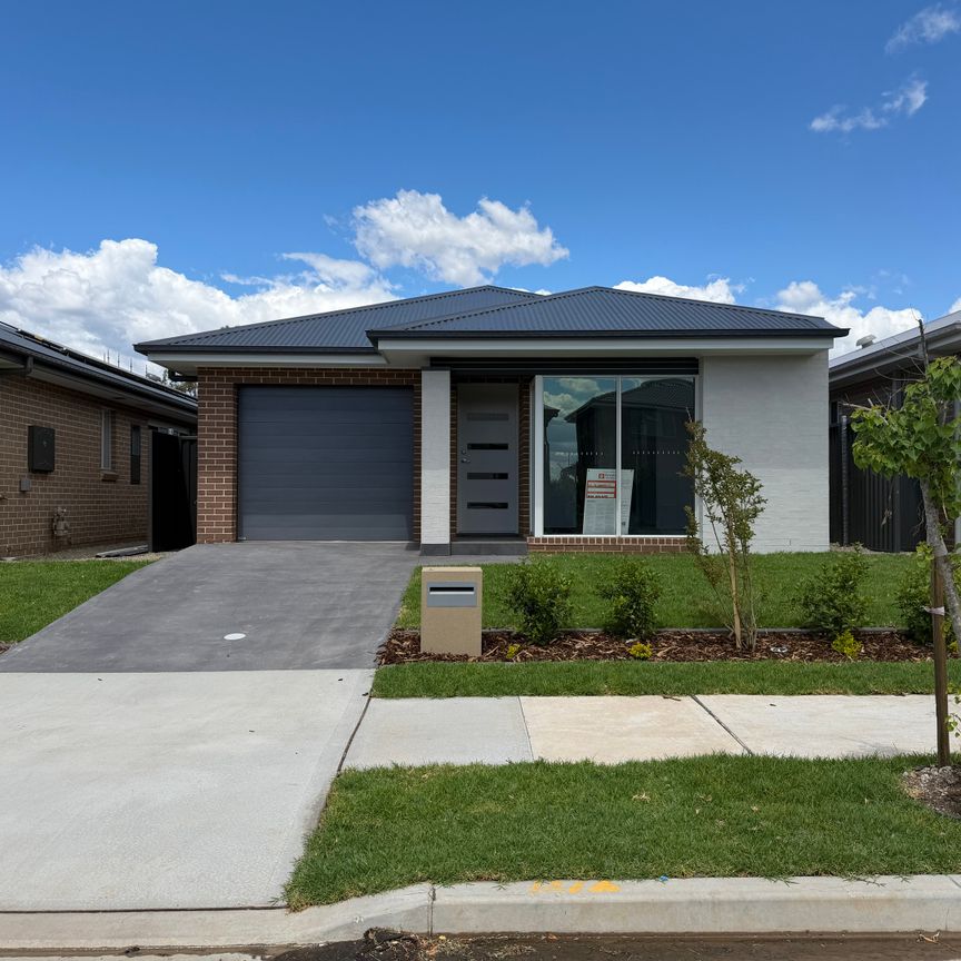 9 Salvatore Street, Austral NSW 2179 - House For Rent | Domain - Photo 1