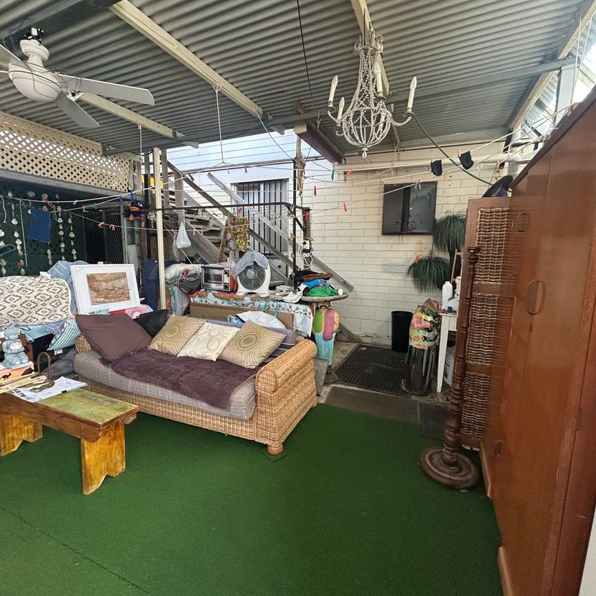 Spacious 2-Bedroom Upper-Level Unit in Prime Ballina Location - Photo 1