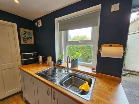 3 bedroom semi-detached house to rent - Photo 3