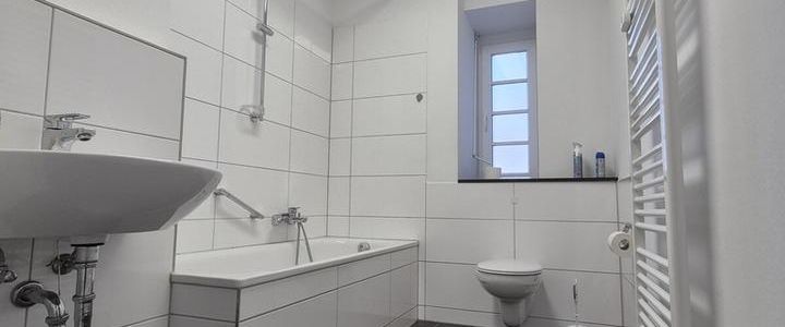 Bei VIVAWEST die Sonnenstrahlen auf dem eigenen Balkon genießen. - Foto 1