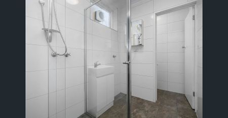 LOW MAINTENANCE LIVING! - Photo 3