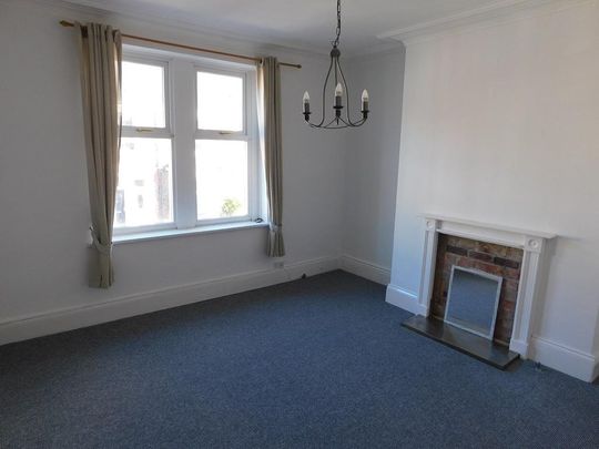 3 bedroom flat to rent - Photo 1