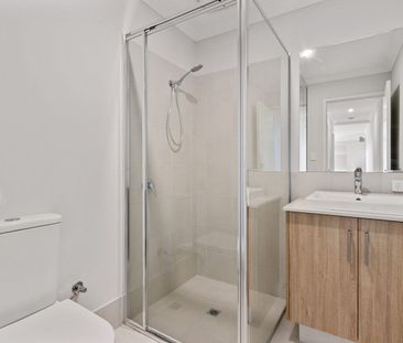 SLEEK AND LOW MAINTENANCE - Photo 3