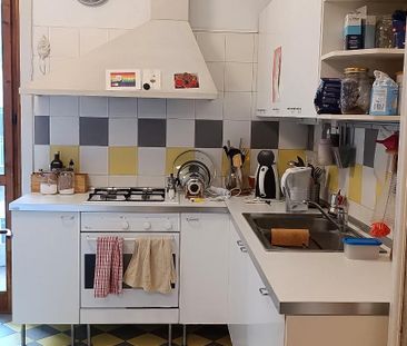 Libera da Maggio ampia stanza a Loreto - Photo 1