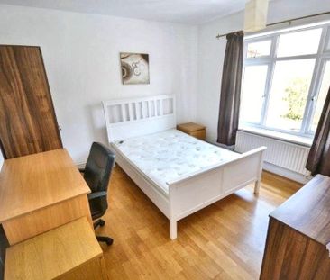 4 bedroom flat to rent - Photo 5