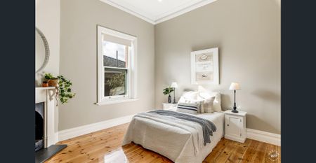 Character Home For Rent - Photo 2