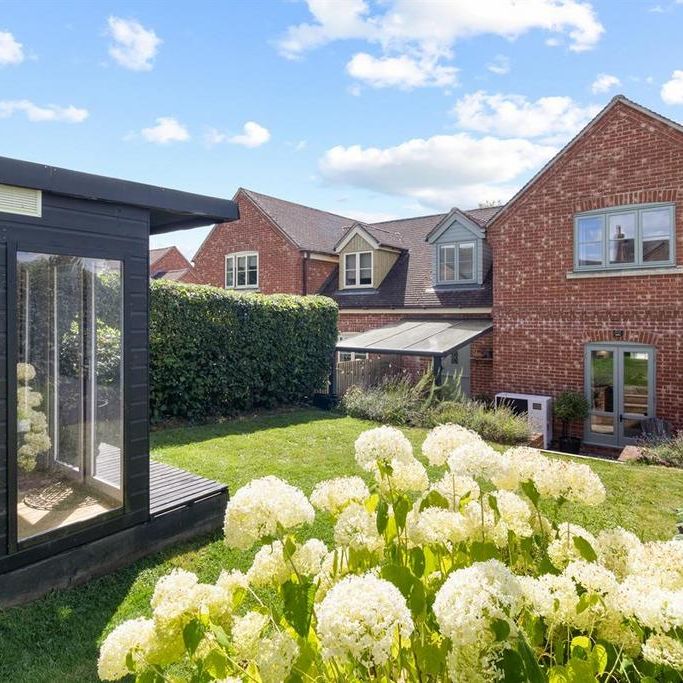 3 bedroom semi-detached house to rent - Photo 1