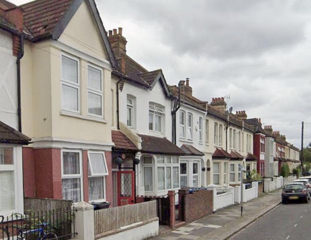 5 bedroom terraced house to rent - Photo 1