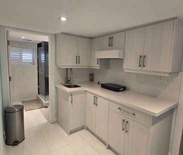 For Lease - 1078 Sawyer Avenue, Mississauga, Ontario - Photo 3