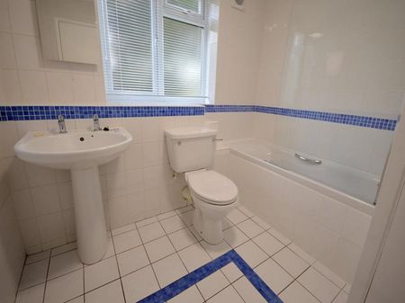 2 Bedroom Apartment To Let - Photo 5