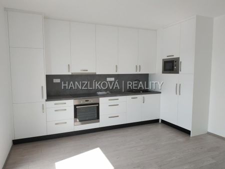 Pronájem bytu 1+kk 35 m2 - Photo 2
