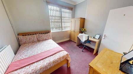 6 bedroom semi-detached house to rent - Photo 4