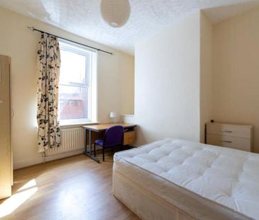 4 bedroom apartment to rent - Photo 3