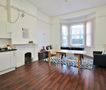 House share to rent - Photo 2