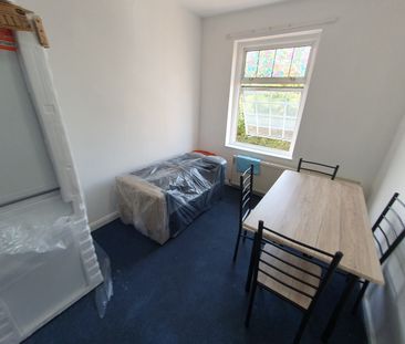 2 Bed Flat, Higham Hill Road, E17 - Photo 6