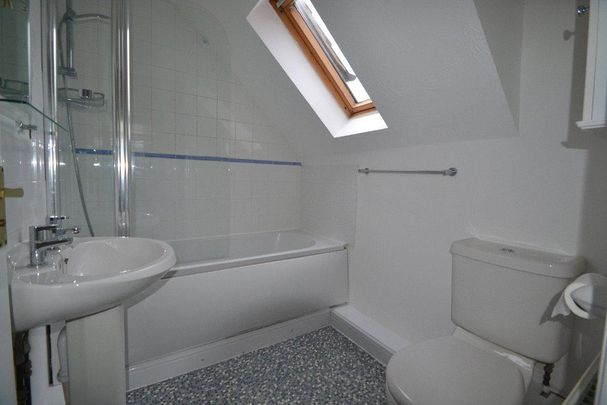 House to rent - Photo 1