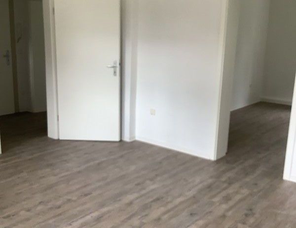 Komm nach Styrum! Perfekt renovierte 2 Zimmer mit großer Küche und Balkon , kurzfristig - Foto 1