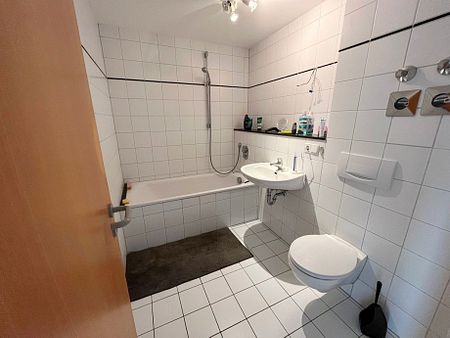 **VERMIETET** Attraktive 2-Zimmer-Wohnung mit integrierter Küchenzeile und Tiefgaragenplatz - Foto 3