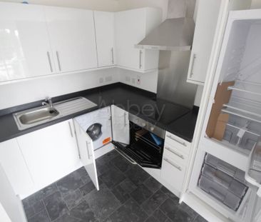 Earls Court, Mulberry Close - Near Town Centre - LU1 1BZ - Photo 5