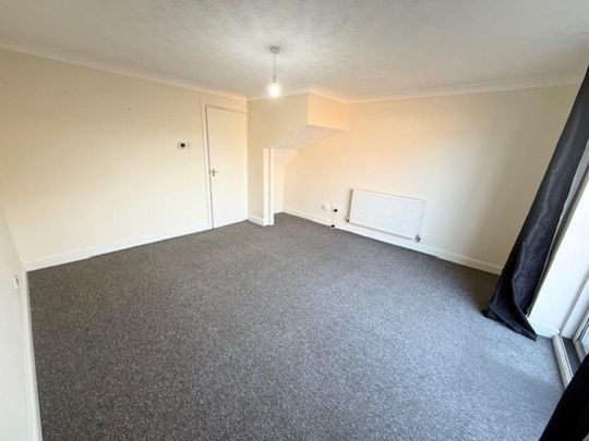 2 bedroom end of terrace house to rent - Photo 1