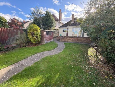 2 bedroom detached bungalow to rent - Photo 4