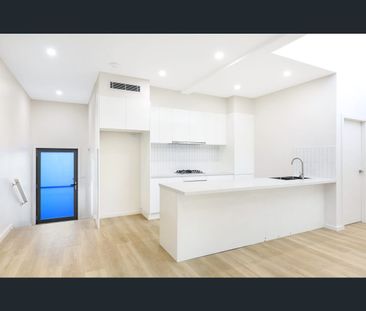 3/24 Montague Street, Fairy Meadow, NSW 2519 - Photo 2