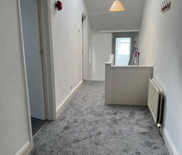 3 bedroom flat to rent - Photo 1