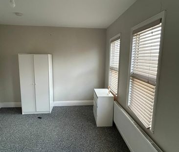 Room in a Shared House, Liverpool Road, CR7 - Photo 4