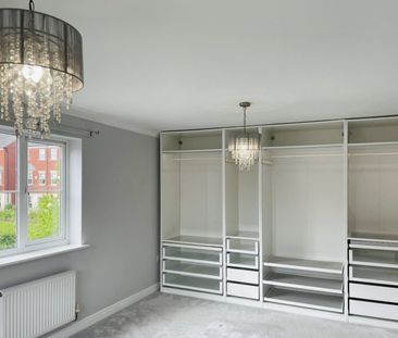 Four Double Bedroom Property To Let in Lichfield - Photo 3