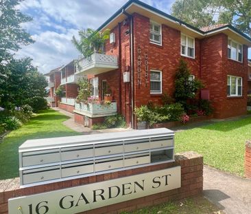 Lovely Three Bedroom Apartment, Conveniently Located! - Photo 6