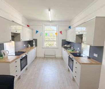 Bedsit Flat, The Drive, Hove - Photo 1
