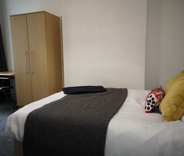 Newly Decorated Spacious Double Rooms - Photo 1