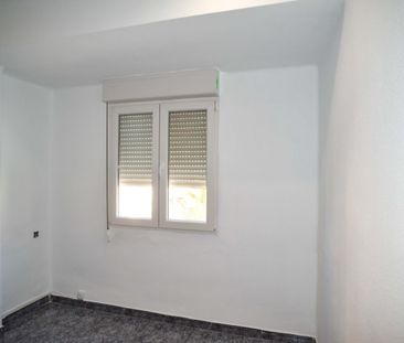 Refurbished flat at Xirivella entrance - Photo 2
