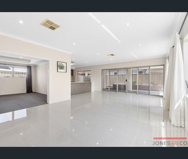 High-Spec Spacious Family Living in a Fantastic Bassendean Location - Photo 3