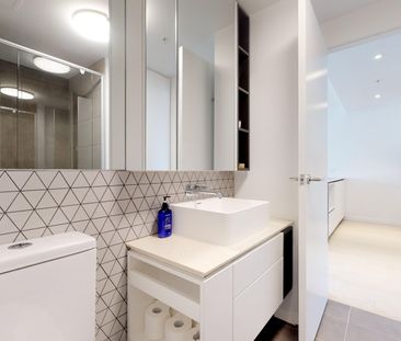 Chic Living in a Prime Location - Photo 3