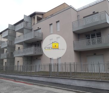 Appartement - 3 pièces - 62 m² - La Verpillière - Photo 2